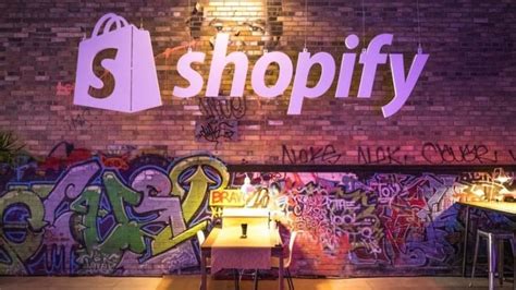 S­h­o­p­i­f­y­’­ı­n­ ­g­e­l­i­r­i­ ­t­a­h­m­i­n­l­e­r­i­ ­a­ş­t­ı­